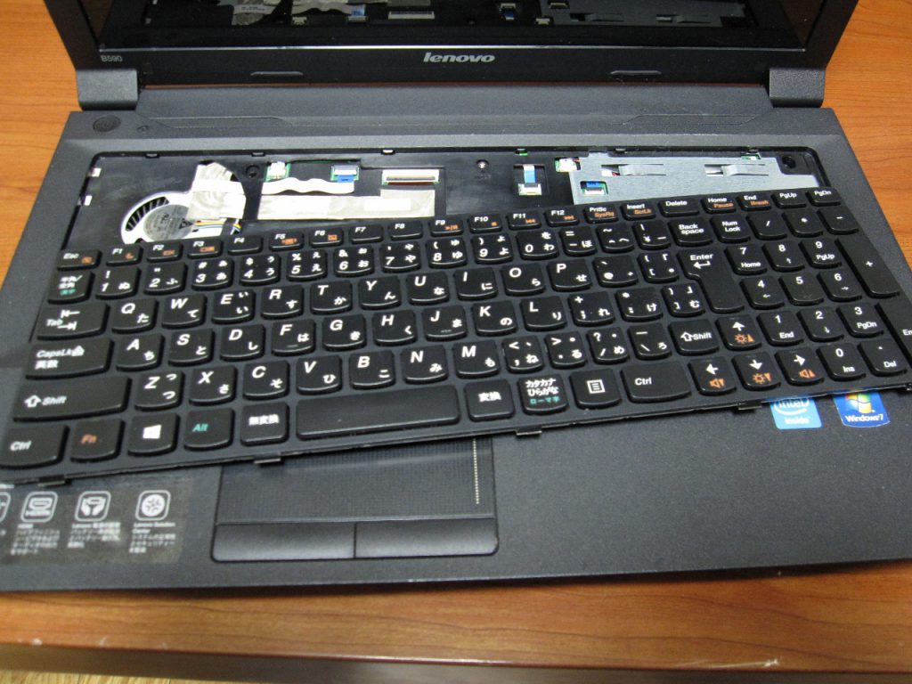 Lenovo B590 Windows10 キーボードの一部に接触不良あり - ノートPC