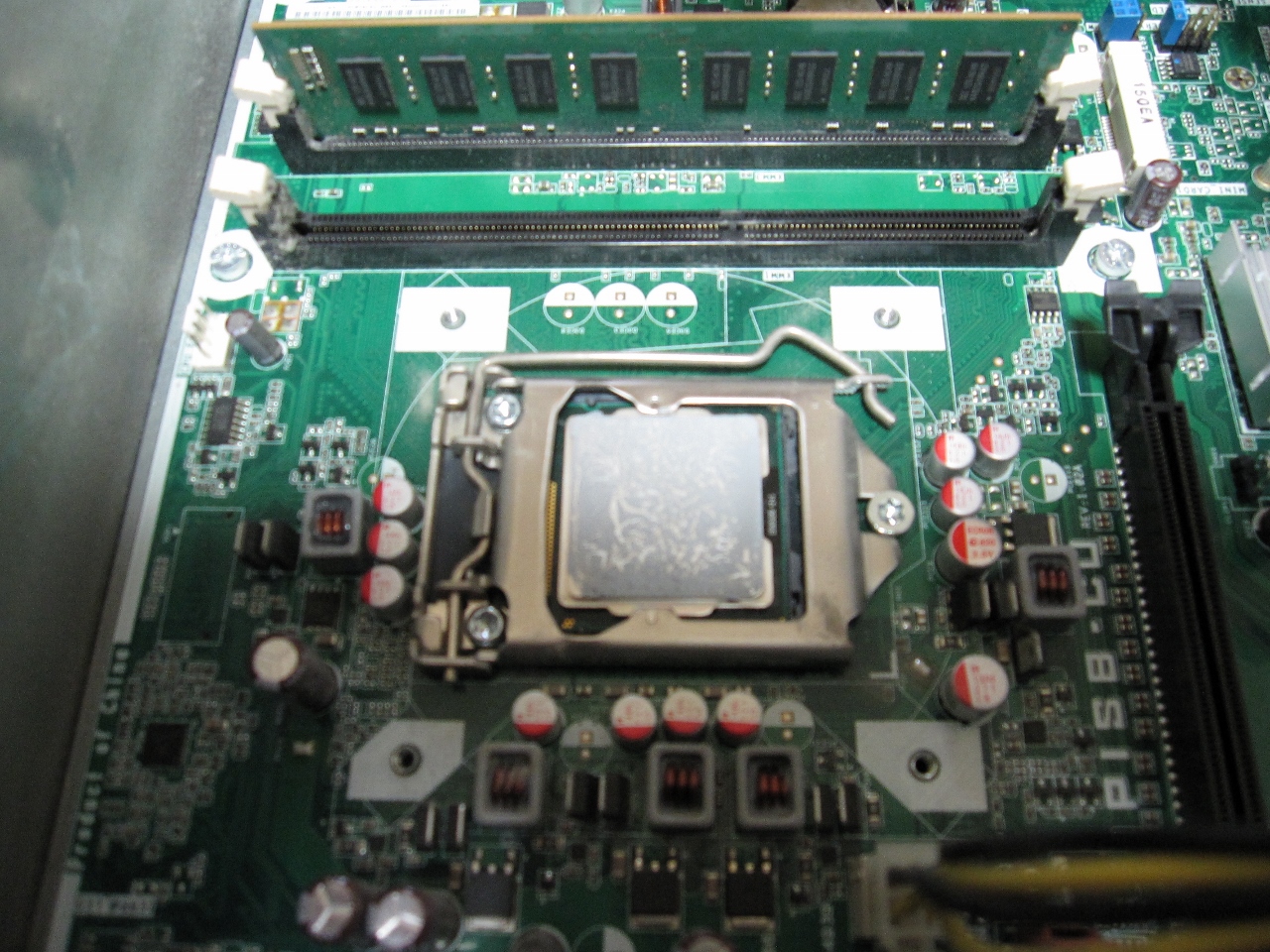 HP p7-1020jp デスクトップPC本体 HP p7-1020jp デスクトップPC本体